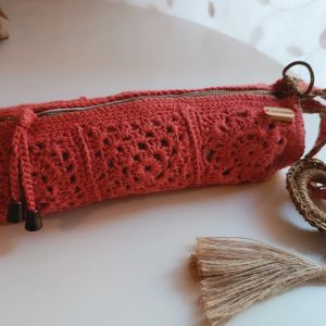 Bolso de crochet y rafia "Coral Sunset" - Realizado por HeartMade.com.es