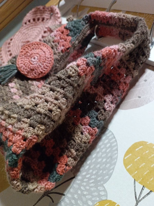 Bolso a crochet Rose Coquette - Realizado por HeartMade.com.es