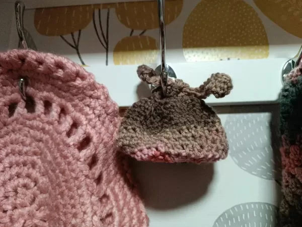 Monedero Conjunto a crochet Rose Coquette - Realizado por HeartMade.com.es